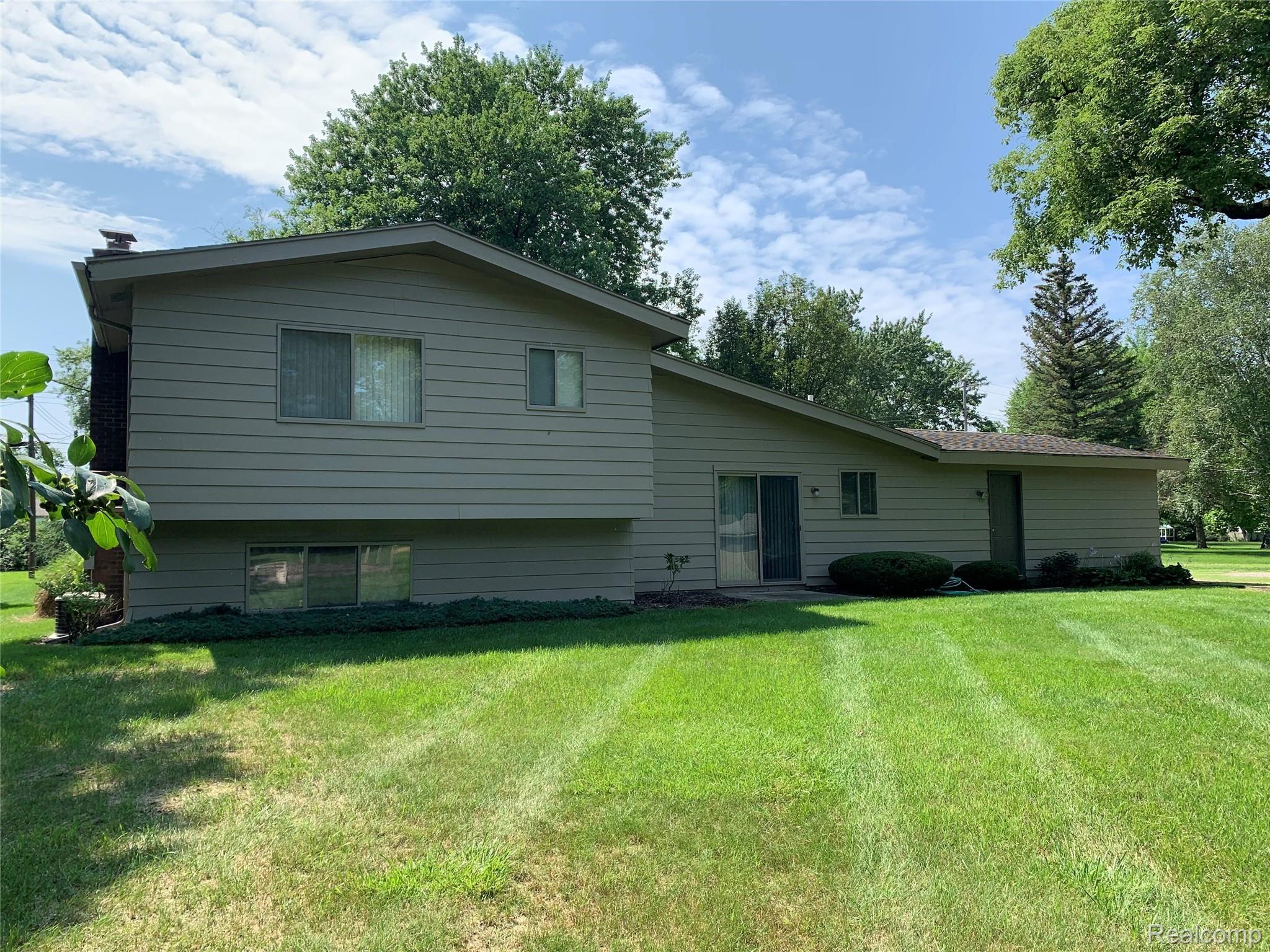 2841 Grant Road Rochester, MI 48309 - Photo 12 of 47 image00012.jpeg