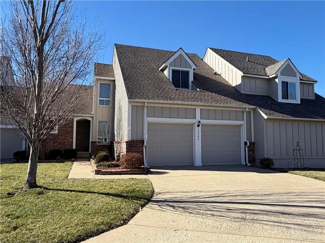 $350,000 | 15502 Floyd Street, Overland Park, KS 66223