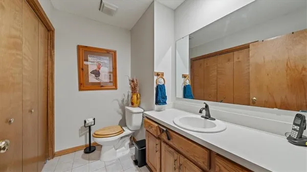 $350,000 | 15502 Floyd Street, Overland Park, KS 66223