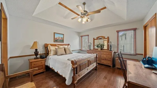 $350,000 | 15502 Floyd Street, Overland Park, KS 66223