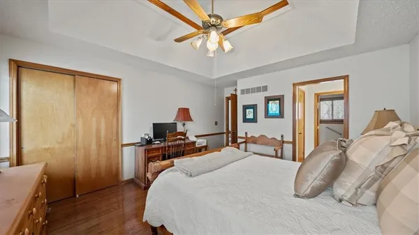 $350,000 | 15502 Floyd Street, Overland Park, KS 66223