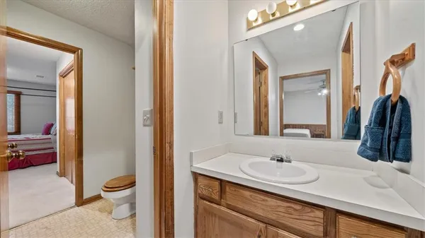 $350,000 | 15502 Floyd Street, Overland Park, KS 66223