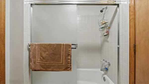 $350,000 | 15502 Floyd Street, Overland Park, KS 66223