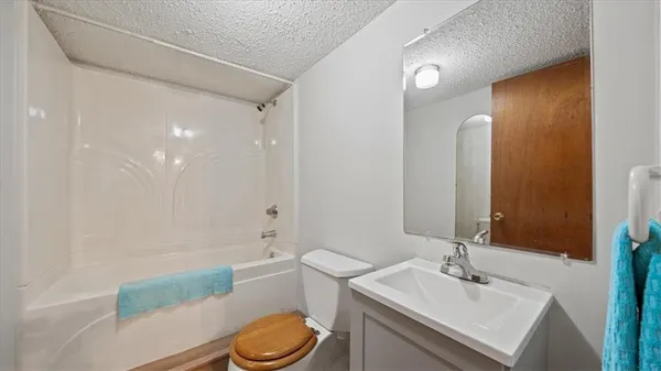 $350,000 | 15502 Floyd Street, Overland Park, KS 66223