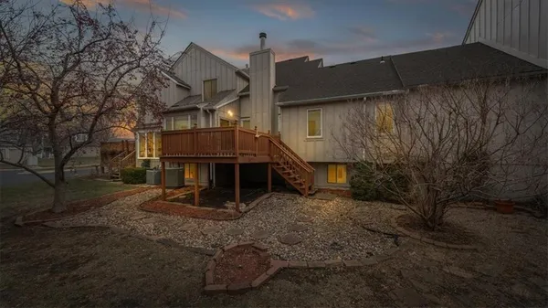 $350,000 | 15502 Floyd Street, Overland Park, KS 66223