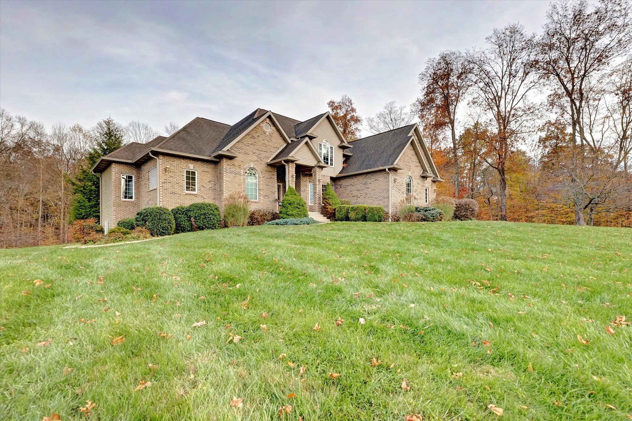 7235 South Lodge Road Bloomington, IN 47403 - Photo 3 of 48