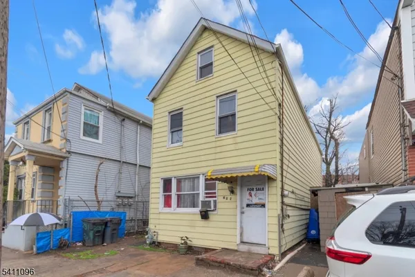 a view of a house with garage