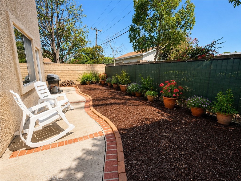 292 Edgemire Lane Simi Valley, CA 93065 - Photo 37 of 45