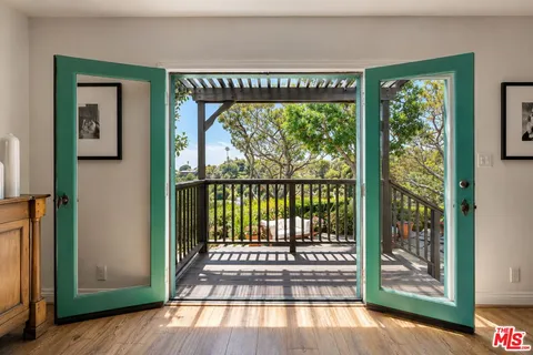 $3,195,000 | 1030 North Kenter Avenue, Los Angeles, CA 90049