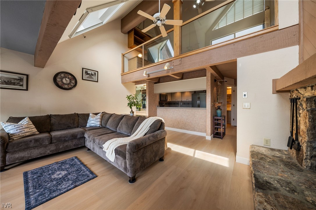 335 Ski Way, Unit 329 Incline Village, NV 89451 - Photo 6 of 39 Living Room