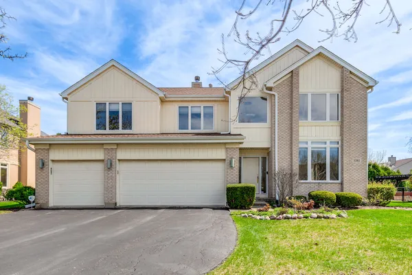 $1,000,000 | 3392 Whirlaway Drive, Northbrook, IL 60062