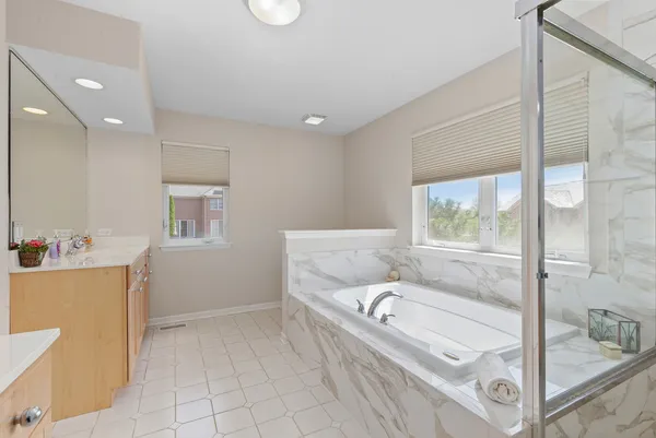 $1,000,000 | 3392 Whirlaway Drive, Northbrook, IL 60062