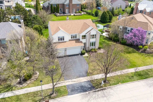 $1,000,000 | 3392 Whirlaway Drive, Northbrook, IL 60062
