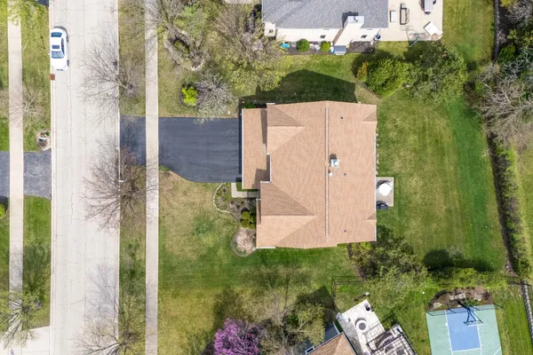 $1,000,000 | 3392 Whirlaway Drive, Northbrook, IL 60062