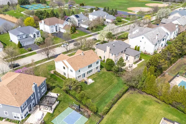$1,000,000 | 3392 Whirlaway Drive, Northbrook, IL 60062