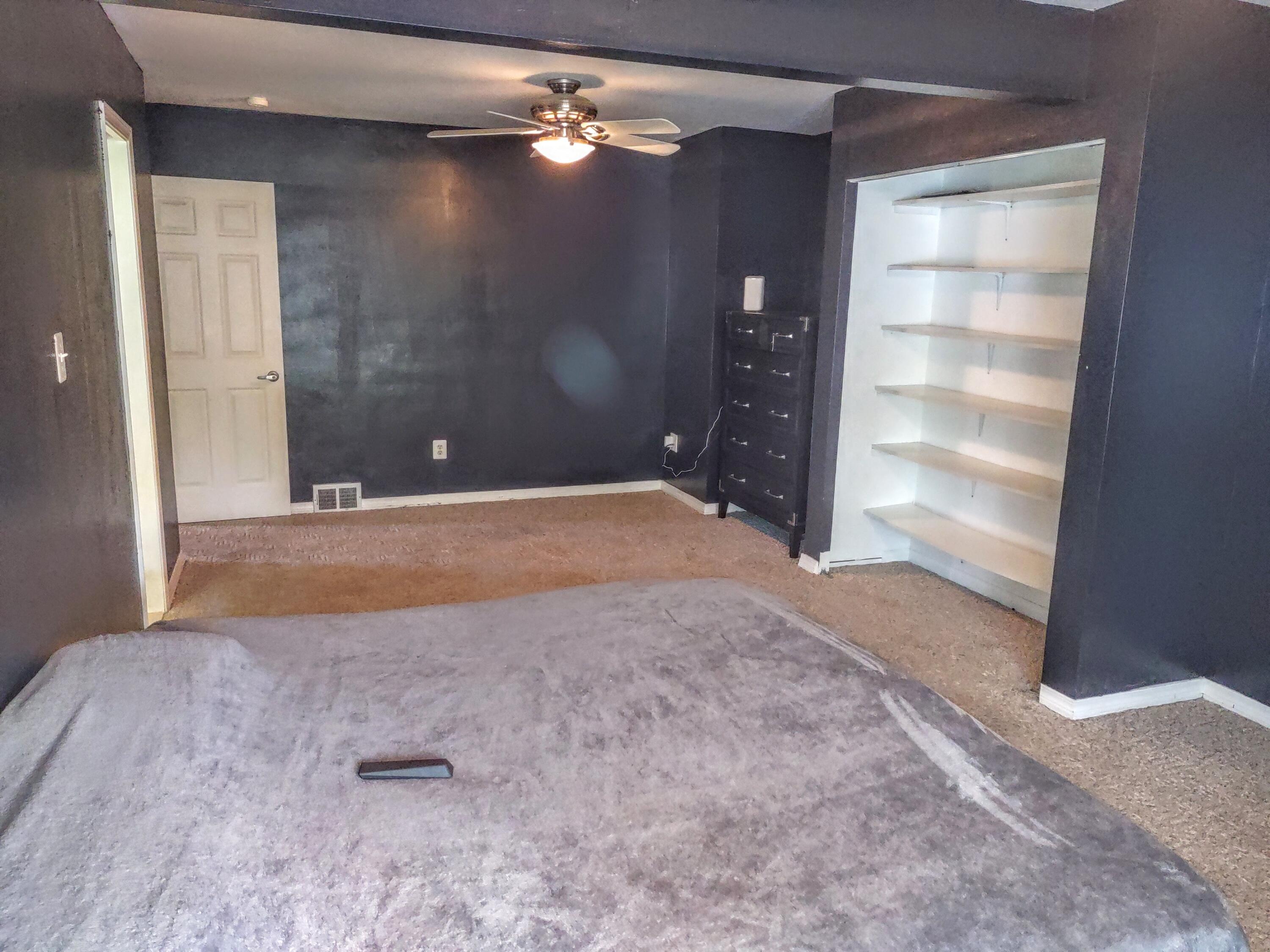 2410 Middlefield Road Trenton, MI 48183 - Photo 16 of 41 Alcove & Shelves