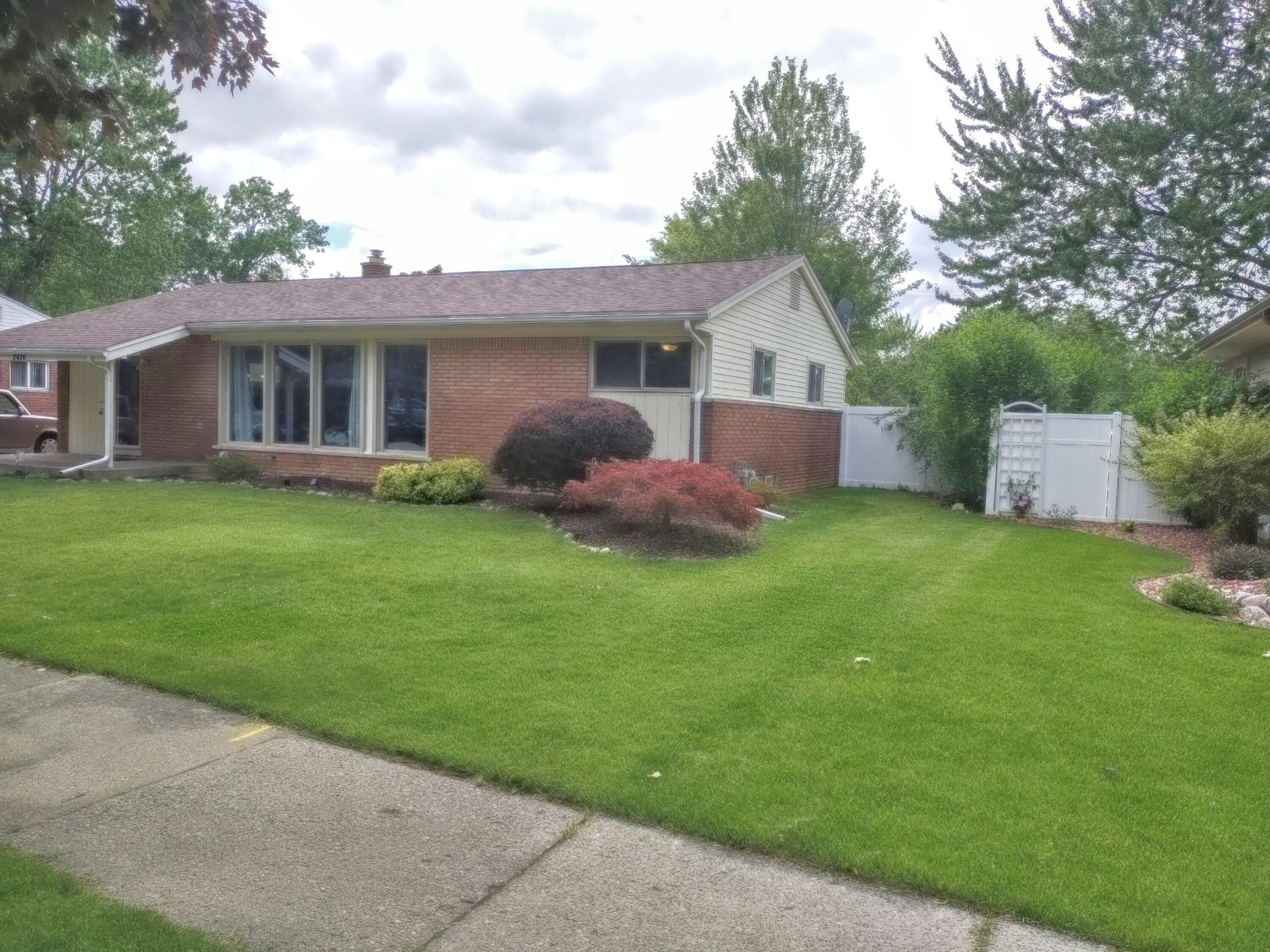 2410 Middlefield Road Trenton, MI 48183 - Photo 4 of 41 Front of Home