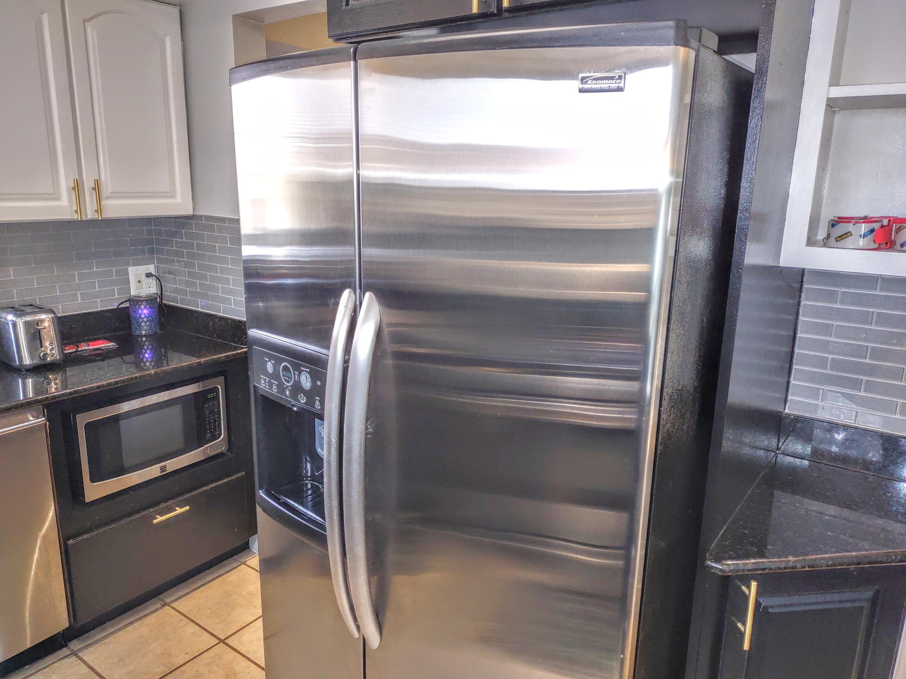 2410 Middlefield Road Trenton, MI 48183 - Photo 10 of 41 Stainless Steel Appliances