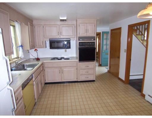 18 Helen Road Braintree, MA 02184 - Photo 5 of 8 Gallery Image 5
