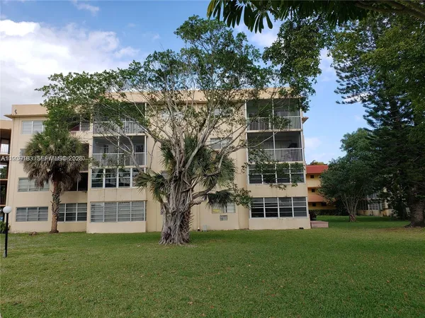 $2,500 | 1450 Northeast 191st Street, Unit 201, Miami, FL 33179