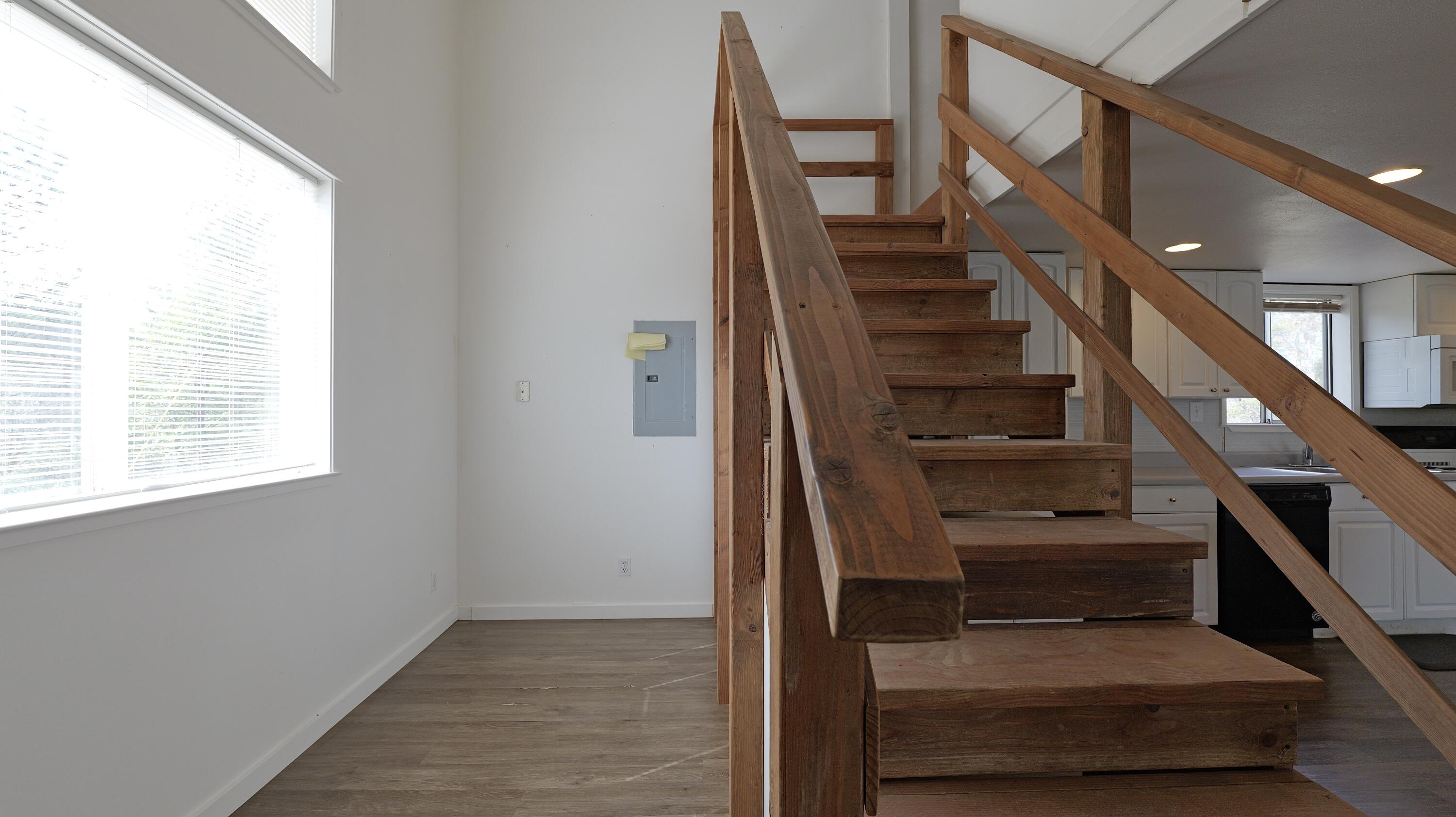 509 Derby Road Eagle Point, OR 97524 - Photo 20 of 49 Stairs to loft