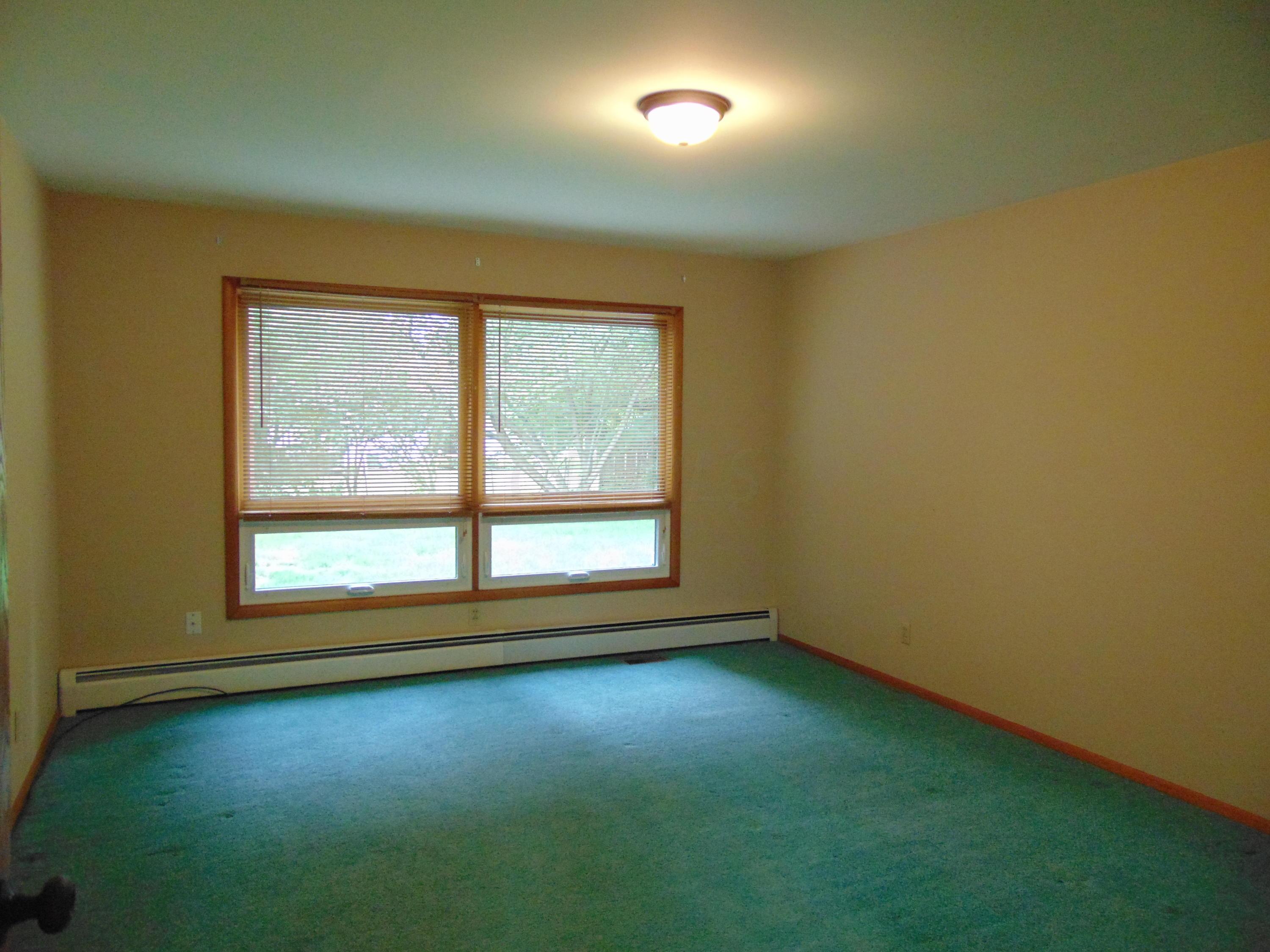 1620 Winding Road Circleville, OH 43113 - Photo 3 of 15