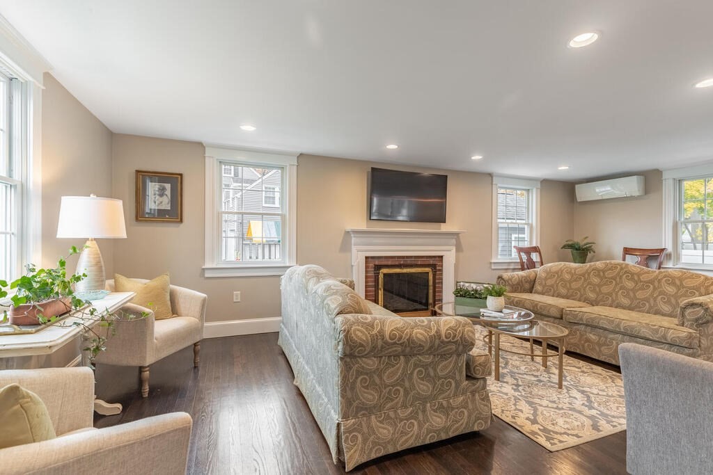 14 Bancroft Road Melrose, MA 02176 - Photo 7 of 33 Gallery Image 7