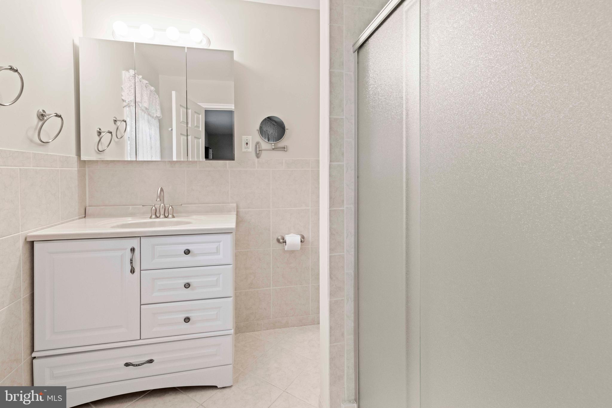 1052 Kipling Road Jenkintown, PA 19046 - Photo 14 of 30 First floor full bathroom in bedroom