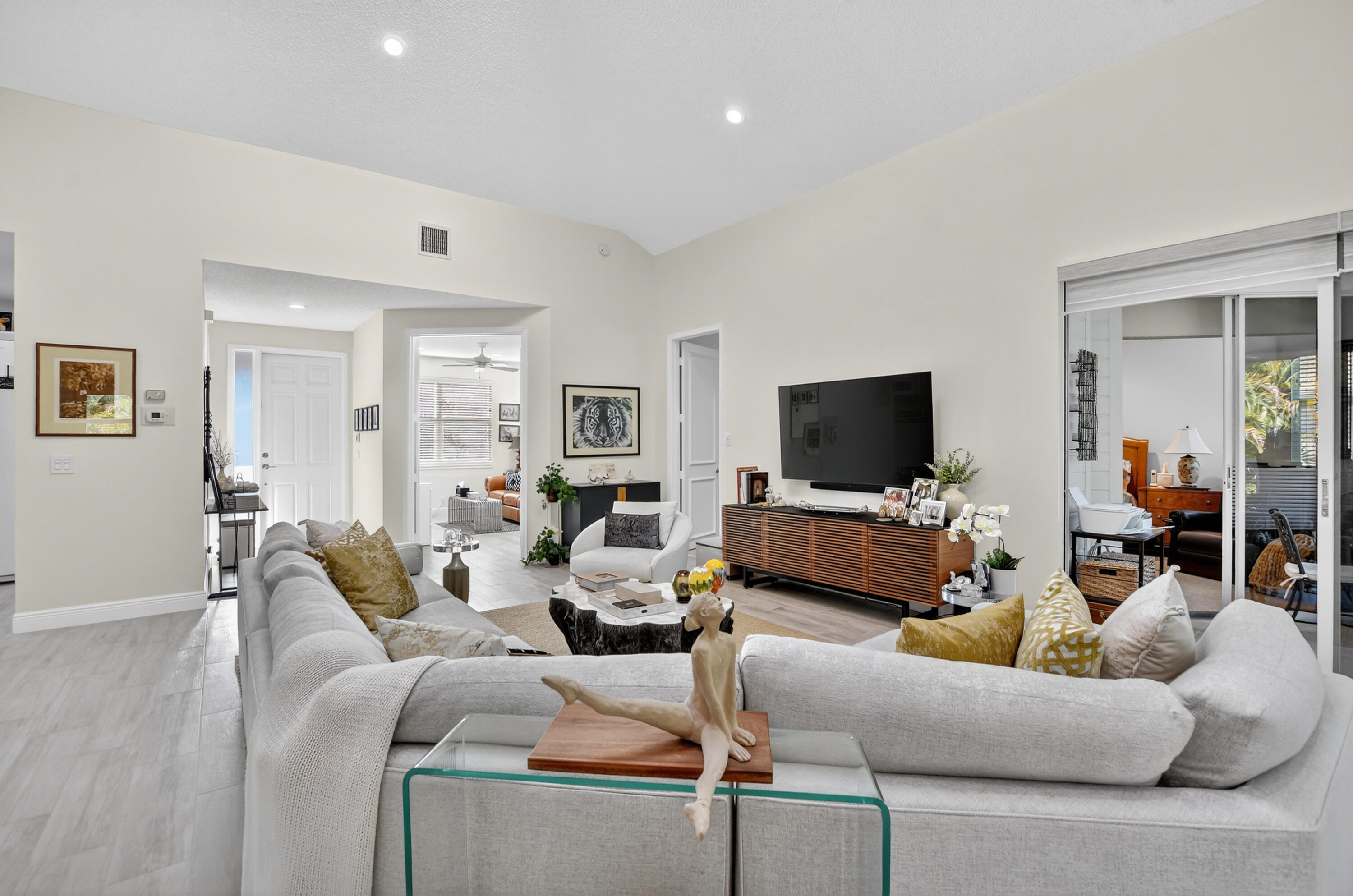 20220 Boca W Drive, Unit 202 Boca Raton, FL 33434 - Photo 8 of 129 DSC_2285