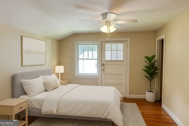 $975 | 1872 Dunlap Avenue, Unit UPSTAIRS, East Point, GA 30344