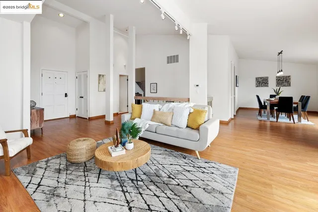 $1,390,000 | 9175 Skyline Boulevard, Oakland, CA 94611