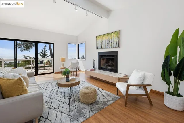 $1,390,000 | 9175 Skyline Boulevard, Oakland, CA 94611