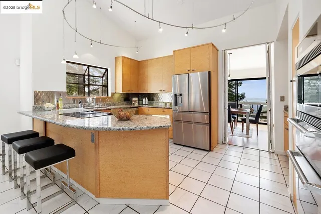 $1,390,000 | 9175 Skyline Boulevard, Oakland, CA 94611