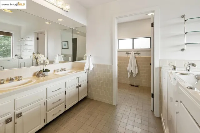 $1,390,000 | 9175 Skyline Boulevard, Oakland, CA 94611