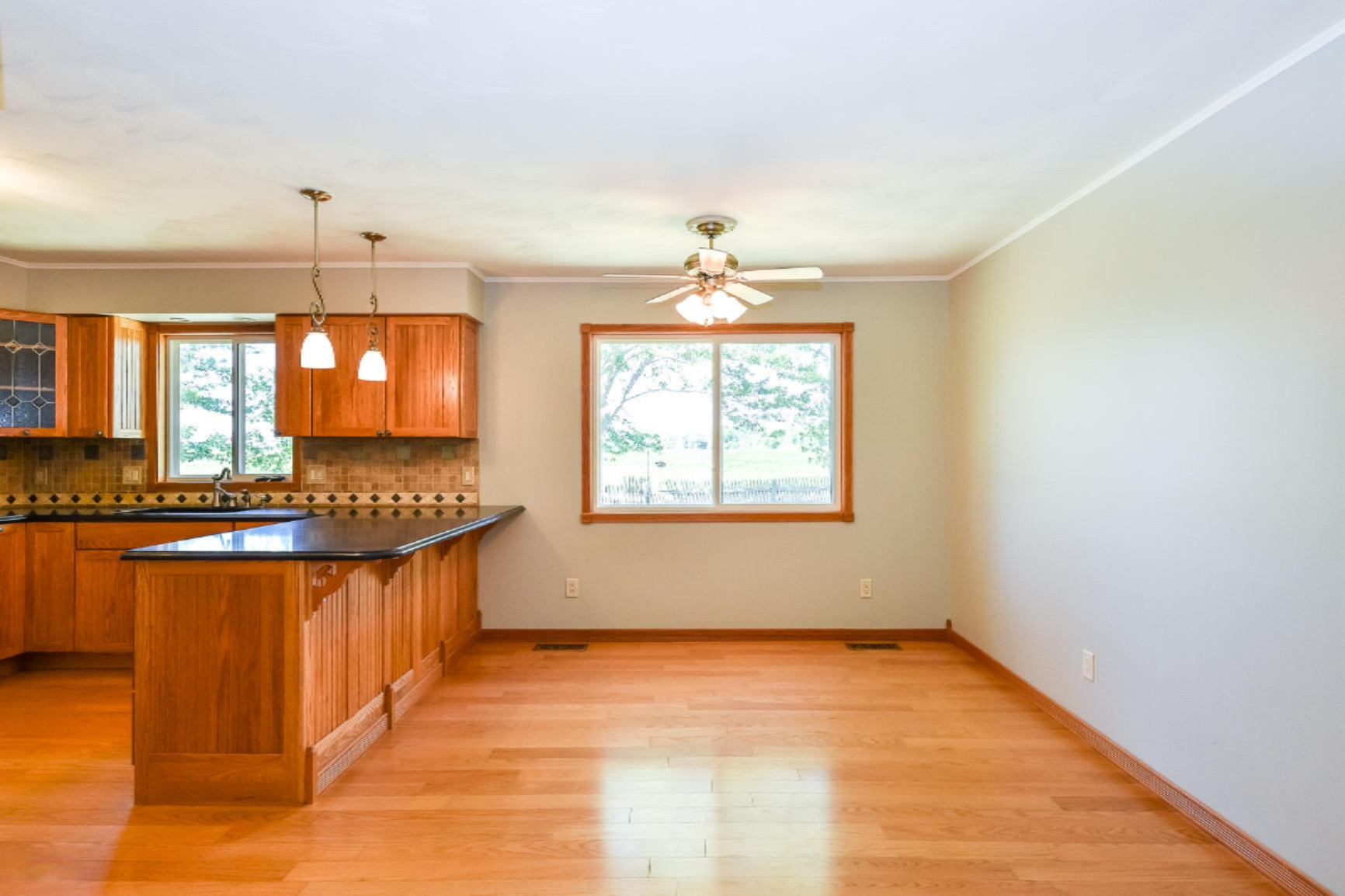 10700 South Wright Road Eagle, MI 48822 - Photo 14 of 64 Dining Area/Kitchen