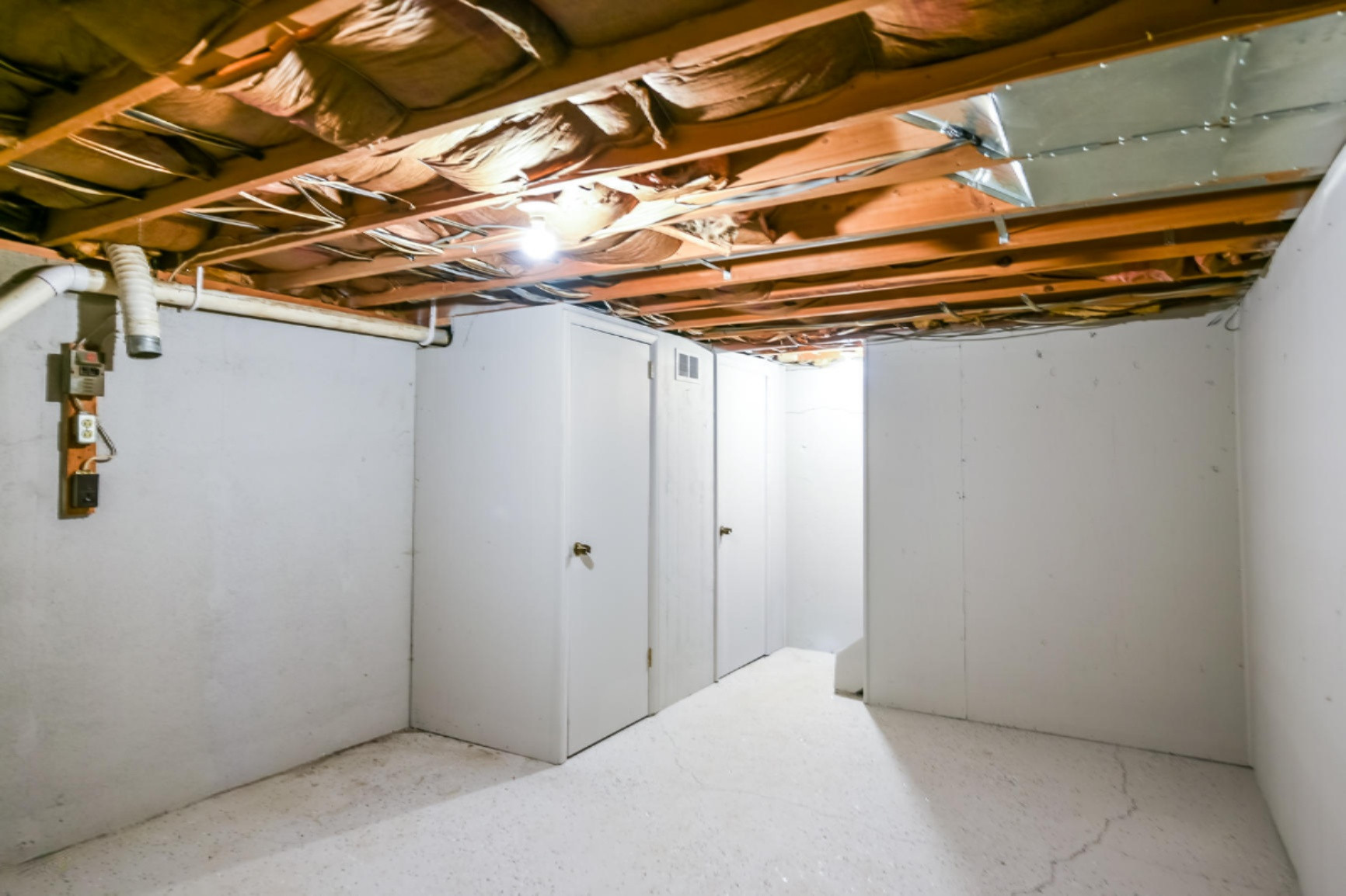 10700 South Wright Road Eagle, MI 48822 - Photo 34 of 64 Basement/Laundry Area