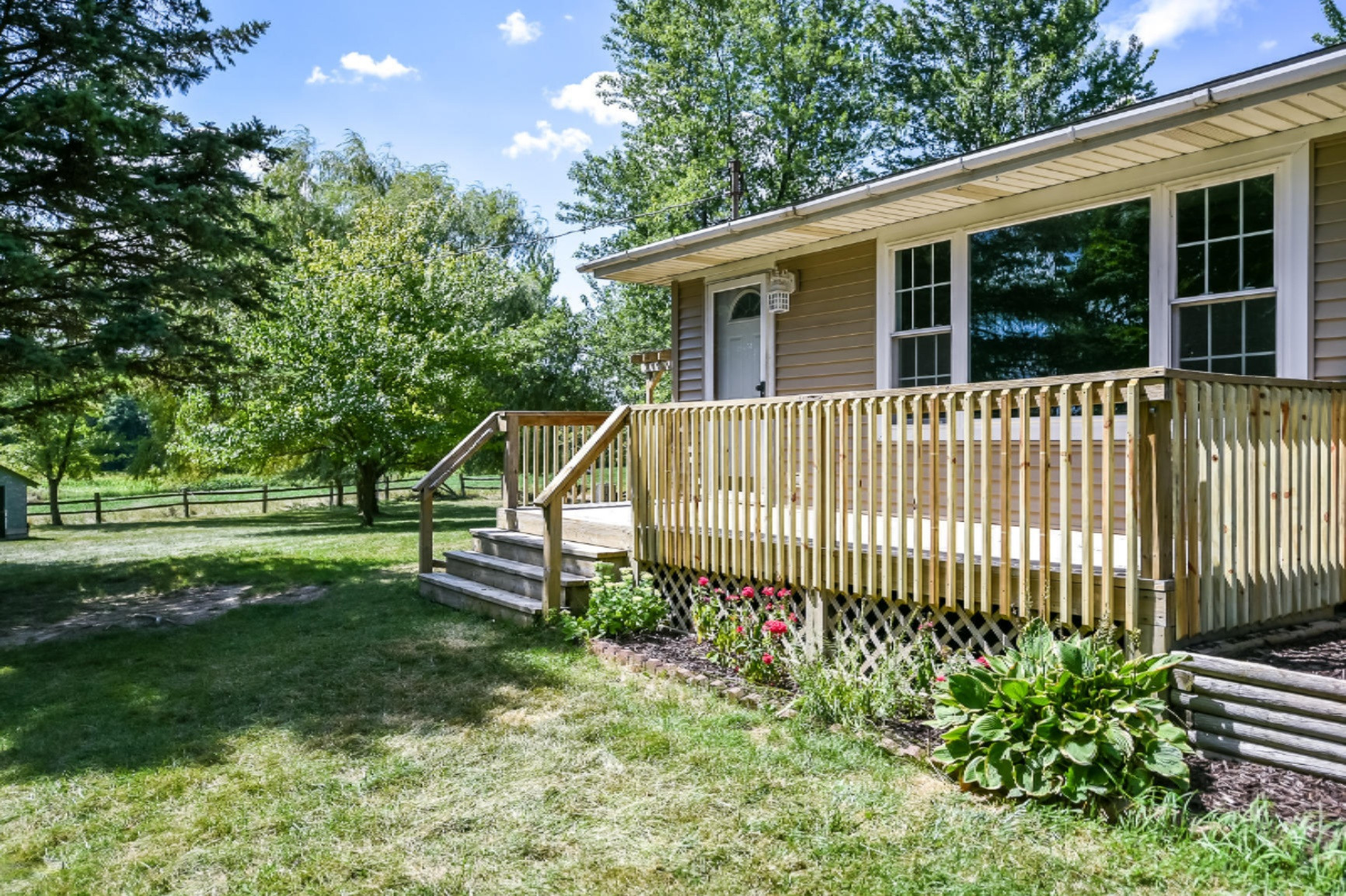 10700 South Wright Road Eagle, MI 48822 - Photo 9 of 64 Front Deck