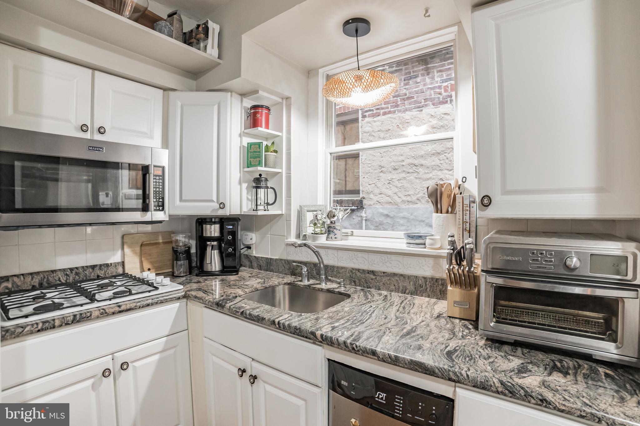 617 South 7th Street, Unit D Philadelphia, PA 19147 - Photo 3 of 28