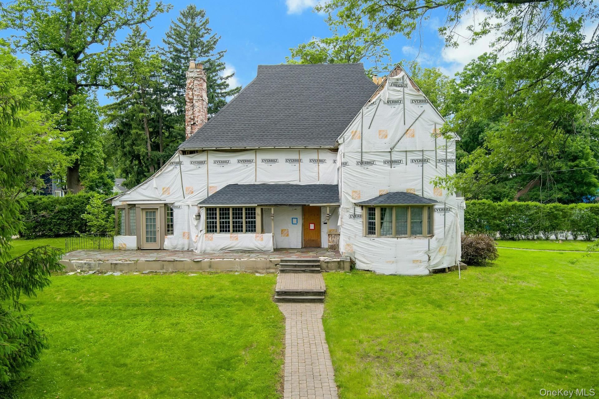 89 The Esplanade New Rochelle, NY 10804 - Photo 2 of 13