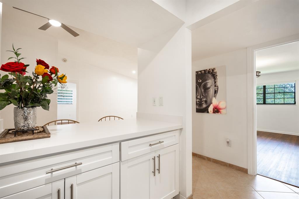 927 Northeast 199th Street, Unit 202 Miami, FL 33179 - Photo 27 of 39