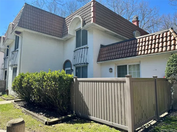 $399,900 | 280 Brettonwoods Drive, Coram, NY 11727