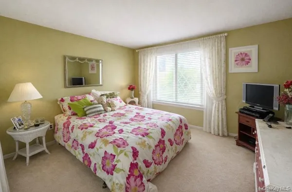 $399,900 | 280 Brettonwoods Drive, Coram, NY 11727