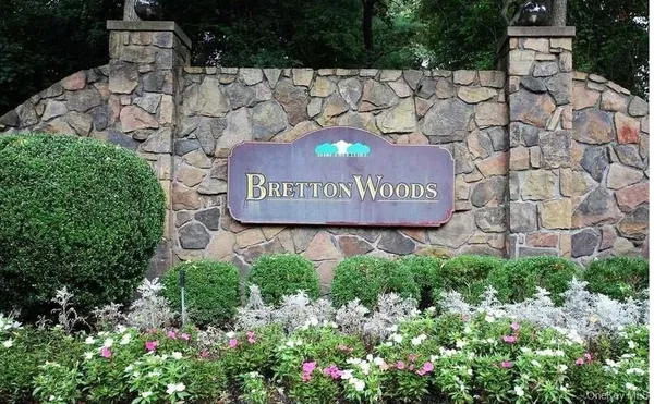 $399,900 | 280 Brettonwoods Drive, Coram, NY 11727