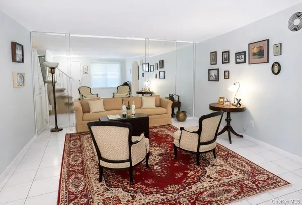 $399,900 | 280 Brettonwoods Drive, Coram, NY 11727