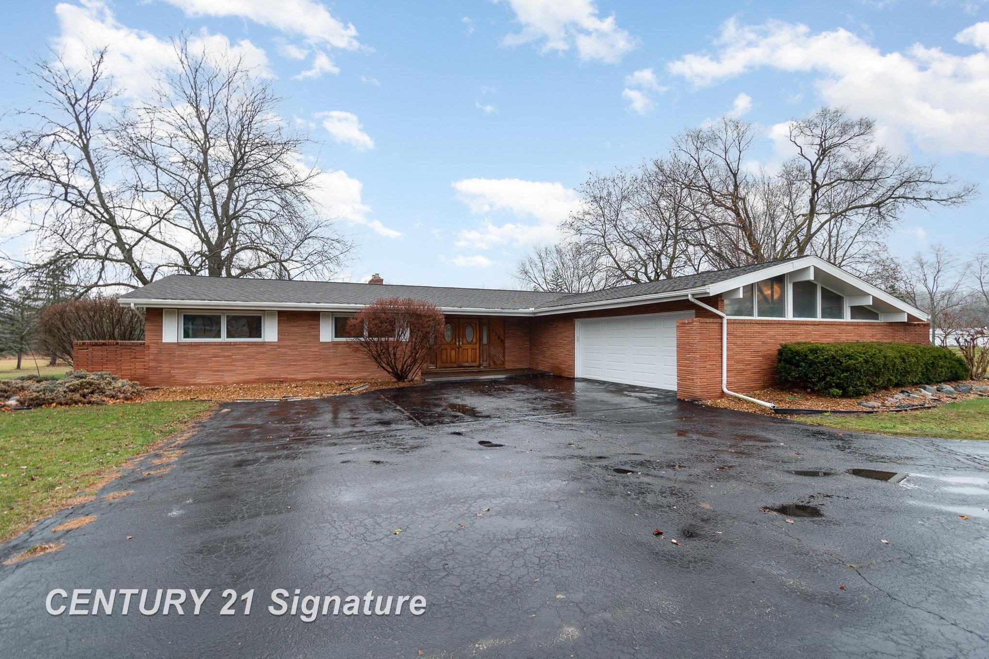 5380 North River Road Freeland, MI 48623 - Photo 1 of 36 50162790-5fb822d3-6ebe-446d-8bf9-98e5fd2a99a7.JPG