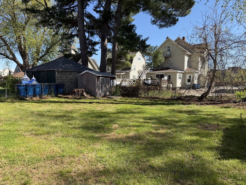 37 Elmdale Street West Springfield, MA 01089 - Photo 16 of 20