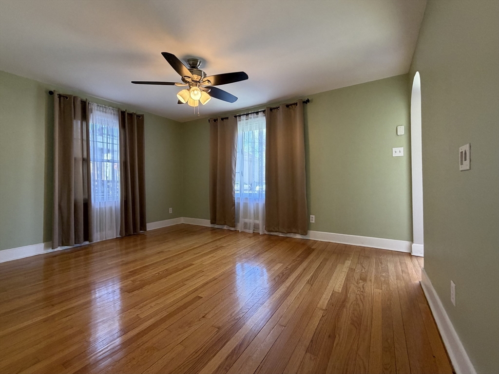 37 Elmdale Street West Springfield, MA 01089 - Photo 4 of 20