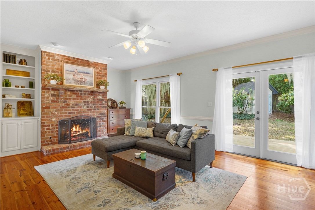 8 Chestley Place Savannah, GA 31406 - Photo 12 of 64 Living room