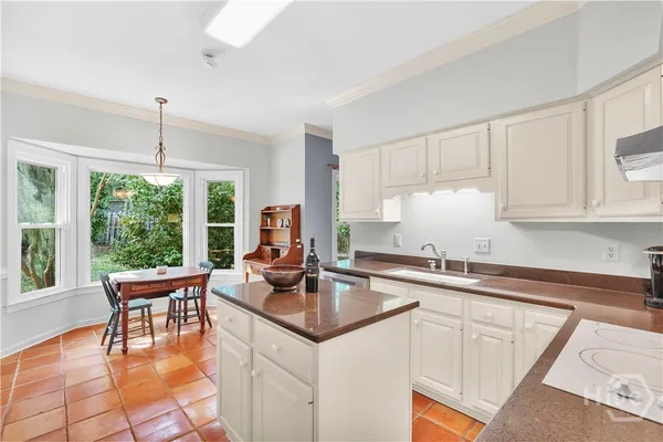 $565,000 | 8 Chestley Place, Savannah, GA 31406