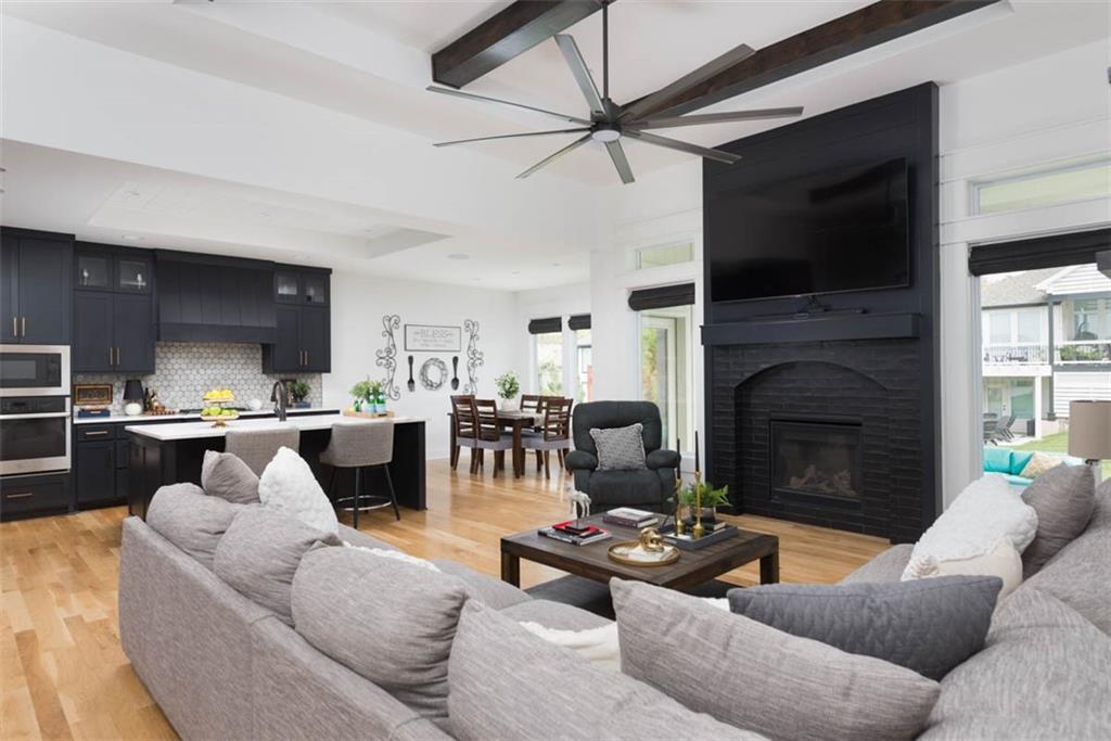 521 Northeast Hidden View Lane Lee's Summit, MO 64086 - Photo 11 of 64